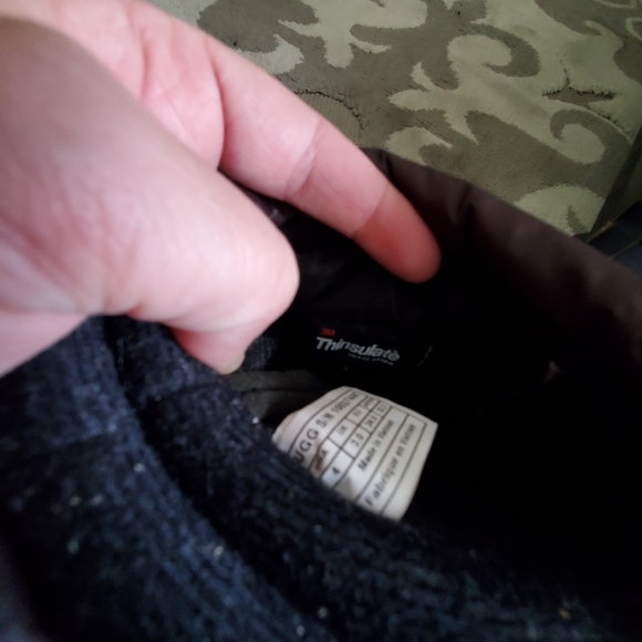 UGG thinsulate waterproof boots - Picture 4 of 9